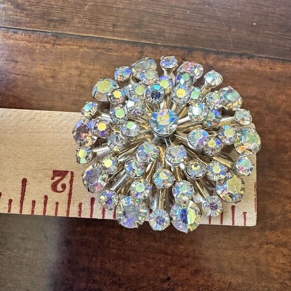 VTG Flower Brooch Pin Layered Aurora Borealis Rhinestones Sparkly 2"‎ - Picture 8 of 9